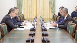 Вячеслав Гладков подписал соглашение с федеральной корпорацией по развитию малого и среднего бизнеса
