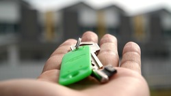 Ключи от новых квартир получили дети-сироты в Белгородском районе