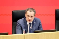 Вячеслав Гладков заслушал доклад о единовременных выплатах пострадавшим от ВСУ