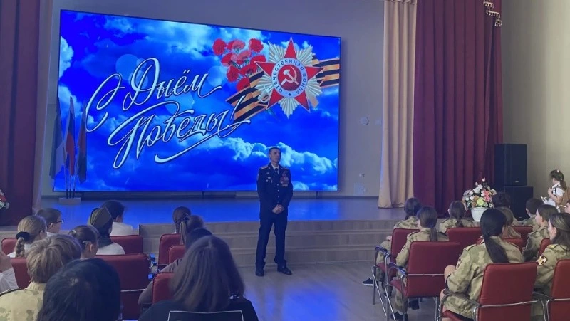 Ветеран Росгвардии провёл «Диалог с Героями» для школьников в Белгороде