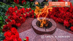 Вечный огонь был зажжён на братской могиле на улице Сумской в Белгороде