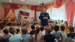 Сотрудники МЧС России провели урок безопасности в детском саду № 58 в Белгороде