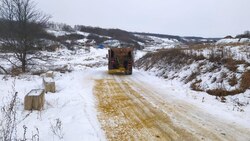285 рабочих Белгородского района использовали для обработки 371 тонну песко-соляной смеси