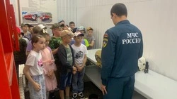 Белгородские огнеборцы провели познавательную экскурсию для детей