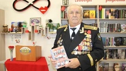 Встреча с почётным гражданином посёлка Разумное Владимиром Белоусом прошла в Разуменской библиотеке