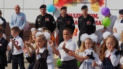 Офицеры СОБР «Белогор» Росгвардии поздравили подшефных школьников с Днём знаний