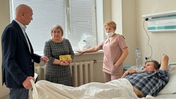 Заместители главы администрации района навестили пострадавших в результате атак ВСУ мирных жителей 