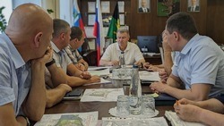Владимир Перцев провёл беседу на тему строящихся школ Белгородского района