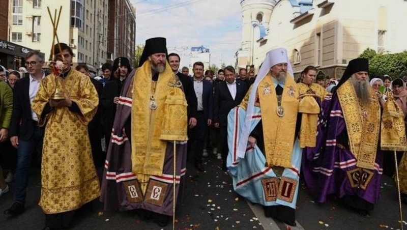 Крестный ход со святынями прошёл в Белгороде