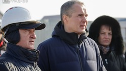 Вячеслав Гладков проинспектировал ход строительства школы на 750 мест в Стрелецком-23