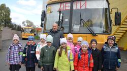 Сергей Ларкин из Майского 4 года водит школьный автобус