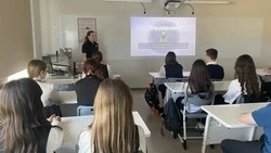 Сотрудники отделения ПДН ОМВД Росси «Белгородский» провели беседы с обучающимися 