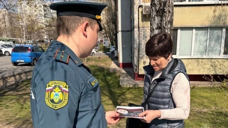 Белгородские спасатели продолжают проводить профилактические мероприятия в частном секторе региона
