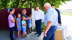 Владимир Перцев встретился с семьёй пострадавшего в Красном Октябре подростка