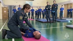 Сотрудники МЧС провели занятие по оказанию первой помощи для курсантов правоохранительного колледжа