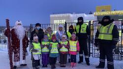 Полицейские Белгородского района поздравили детей с наступающим Новым годом
