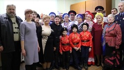 Жители Стрелецкого отпраздновали Рождество в традициях казачьей культуры