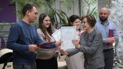 Анна Куташова поздравила две семьи из Белгородского района с рождением двойняшек