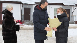 Дети-сироты Белгородского района получили ключи от собственных квартир