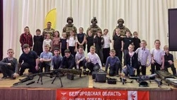 Росгвардейцы провели урок мужества для школьников Разуменской школы №2