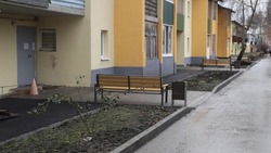 Работники благоустроили дворовые территории в Бессоновке в рамках проекта в 2022 году