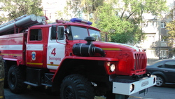 Белгородские пожарные потушили огонь на остановке «Стадион»