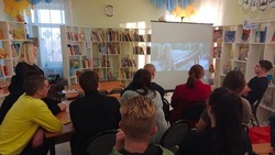 Читатели Майской библиотеки познакомились с творчеством киностудии «Огненный рубеж» города Строитель