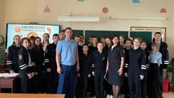 Сотрудники Белгородского ЛО МВД России на транспорте провели встречу с учащимися 