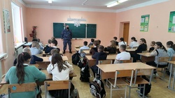 Росгвардейцы провели урок мужества с белгородскими школьниками