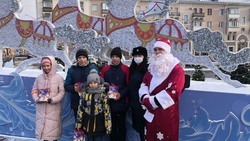 Дед Мороз транспортной полиции Белгорода передал подарки детям из многодетной семьи