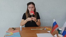Мастер-класс «Гвоздика – раскалённый цветок войны» прошёл в Культурном центре села Беловское 
