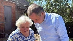 Вячеслав Гладков посетил с рабочим визитом посёлок Октябрьский Белгородского района