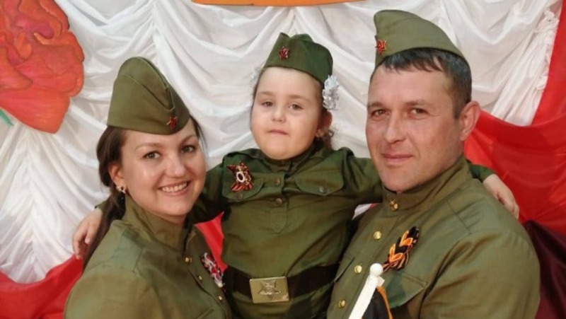 Дочь полицейских из Белгородского района поздравила жителей с Днём Победы