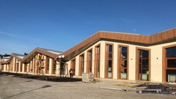 Строительство начальной школы на 100 мест вскоре завершится в микрорайоне «Парус» в Репном 