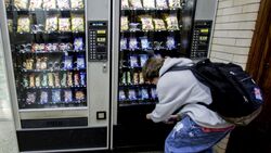 Белгородцы узнают всё об автоматах еды в школах