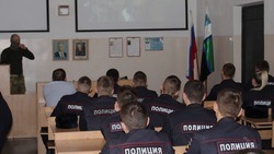 Офицеры СОБР «Белогор» встретились с курсантами БЮИ МВД