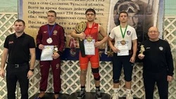 Спортсмены из Белгородского района поучаствовали в соревнованиях по вольной борьбе