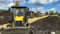 Специалисты строят дороги в двух жилых массивах Тавровского поселения