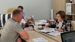 Анна Куташова провела личный приём граждан в Дубовом